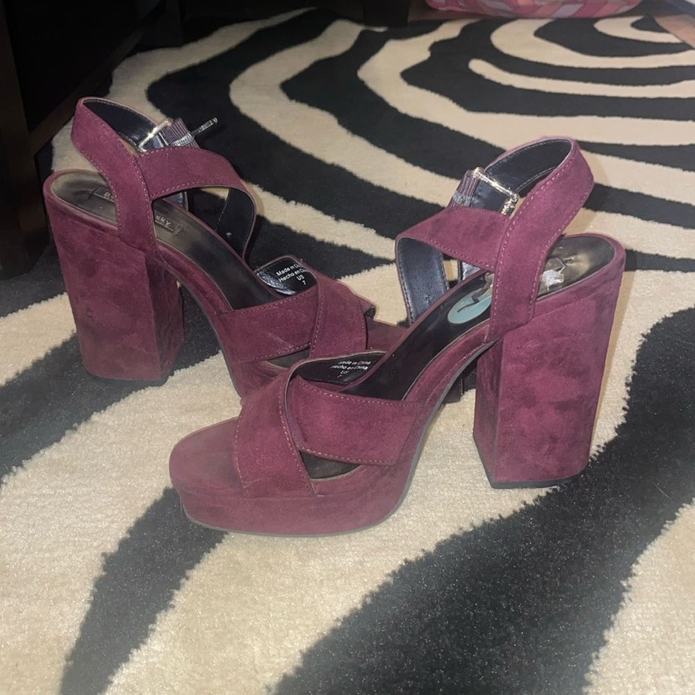 Wide 7 dark purple open toe heel